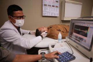Jaga Kesehatan Otak, Gubri Wahid Pilih RSUD Arifin Achmad untuk Cek Stroke