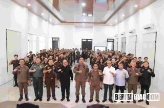 Kajati Ages SP Briefing bersama CPNS Lingkup Kajati Maluku 