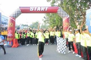 Asisten III Setda Kampar Ir. Azwan Ikuti Fun Run 7,9K Road To Riau Bayangkara Run 2025