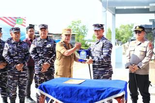 Bupati Asmar Bersama Danlanal Dumai Tebar 10 Ribu Benih Ikan Nila
