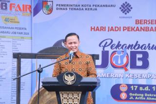 Buka Pekanbaru Job Fair 2025, Wako : Komitmen Mengurangi Pengangguran Terbuka
