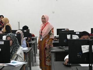 Hari Pertama UTBK SMMPTN-Barat di UNRI, Rektor Pastikan Ujian Berjalan Lancar