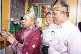 Sambut Kunjungan Gubri di Stan Bazar MTQ Inhil, Bupati Herman Harap Produk Khas Daerah Makin Dikenal