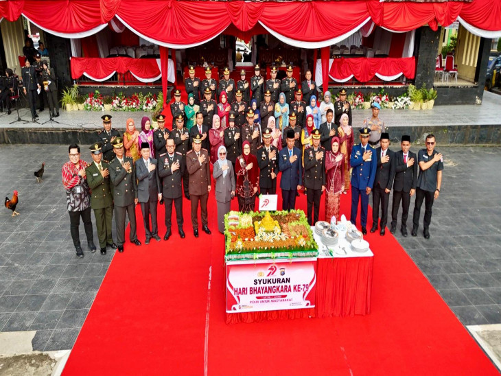 Hari Bhayangkara ke-79 2025, Bupati Kampar Apresiasi Polri dalam Menjaga Stabilitas Keamanan