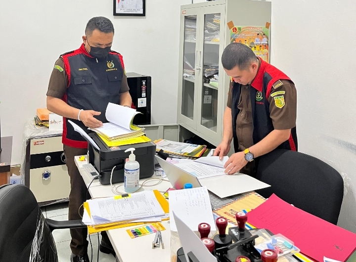 Dalami Kasus PI 488 M, Kejati Riau Geledah PT SPRH Perseroda dan Rumah Pribadi Mantan Para Direksi 