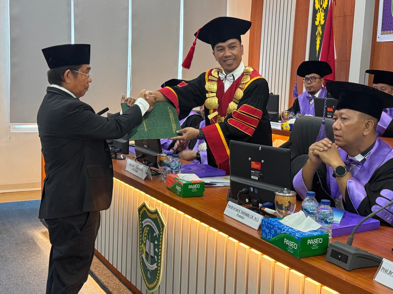 Ketua Baznas RI Jadi Penguji Eksternal Ujian Doktor di UIR, Dr Endar Muda Lulus dengan Pujian