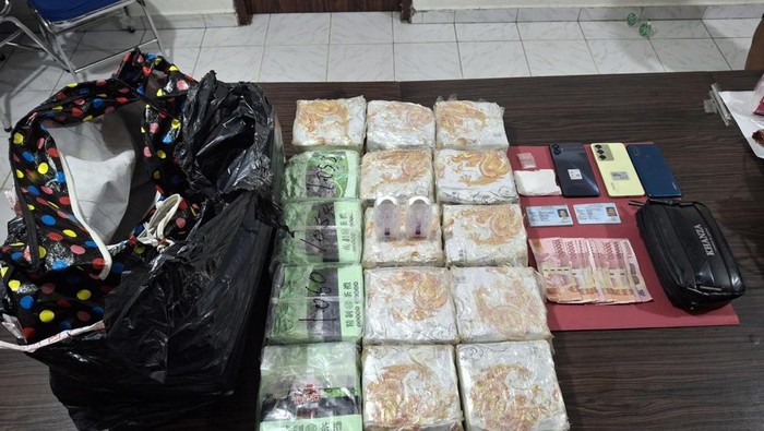 Polda Riau Bongkar Kasus 15 Bungkus Sabu di Kampar, 2 Kurir Ditangkap
