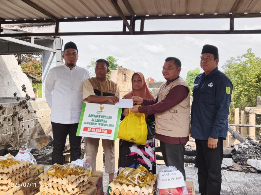Baznas Riau Serahkan Bantuan untuk Korban Kebakaran di Inhu