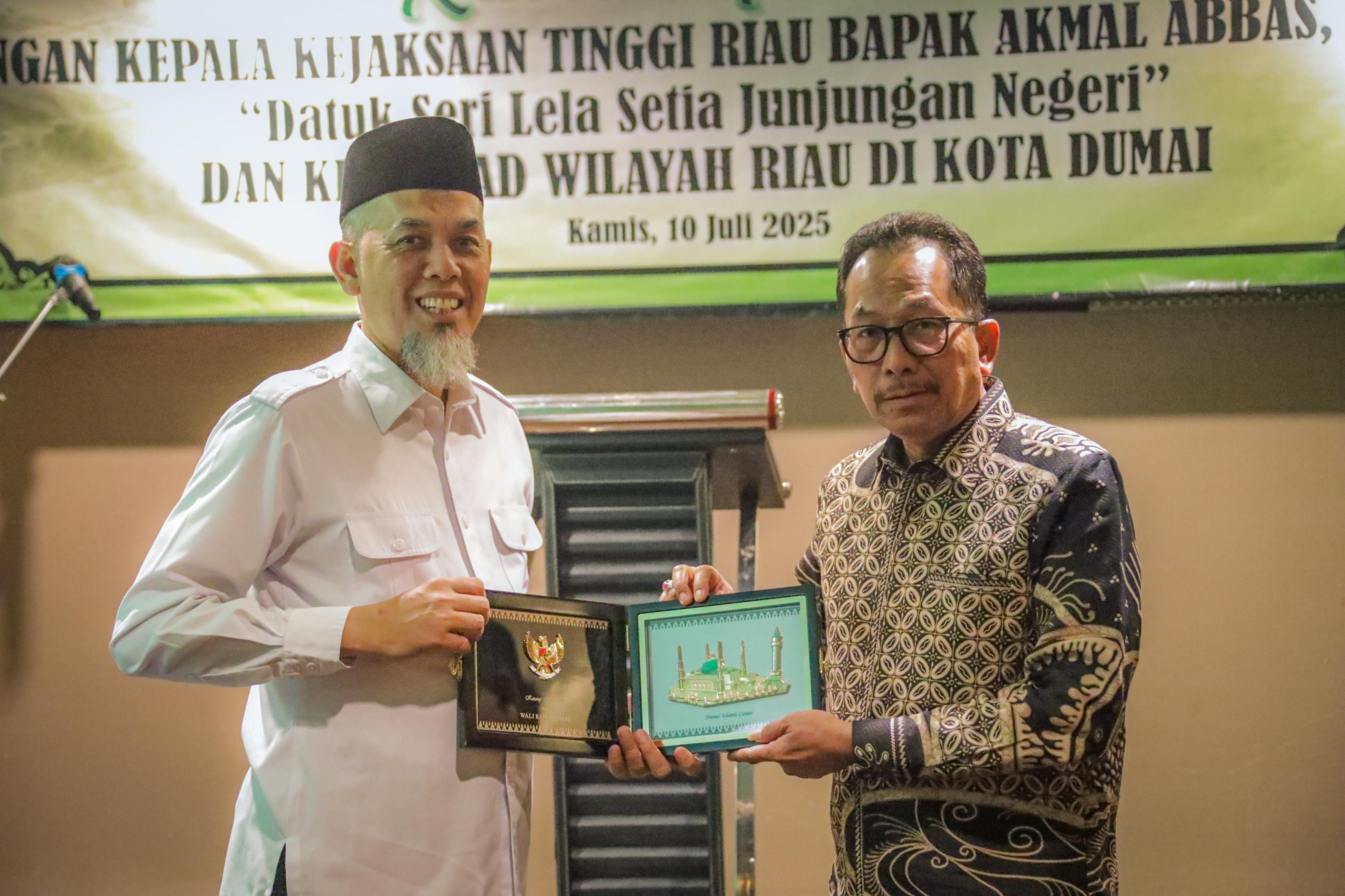 Wako Paisal Sambut Hangat Kunjungan Kajati Riau ke Dumai