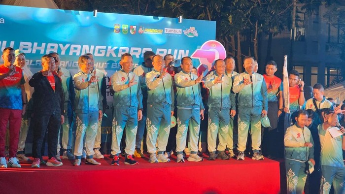 Kapolri Flag Off Riau Bhayangkara Run 2025
