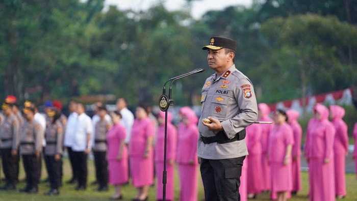 Kapolda Riau Beri Kelonggaran Anggota di Hari Pertama Anak Masuk Sekolah
