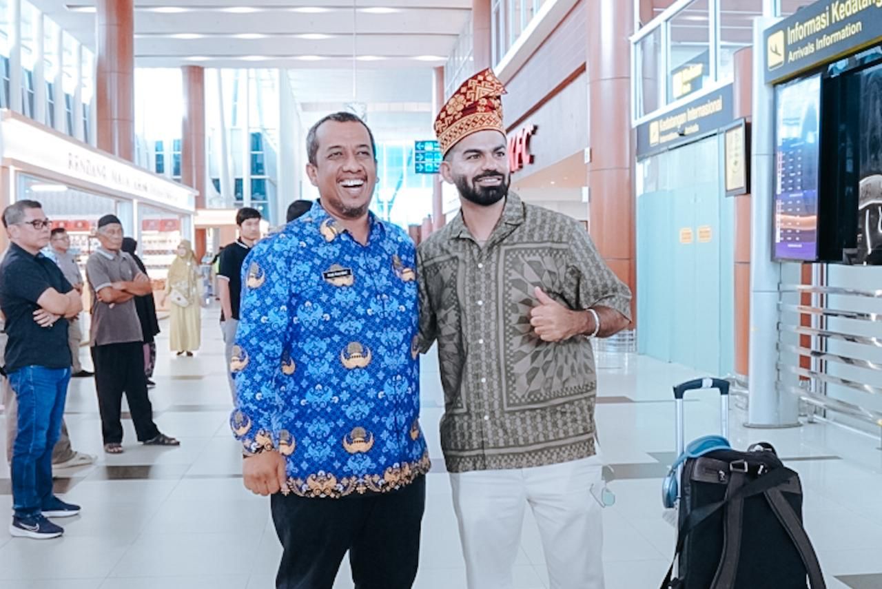 Joe Hattab Youtuber 17 Juta Subscriber Mendarat di Riau Demi "Aura Farming" Dhika