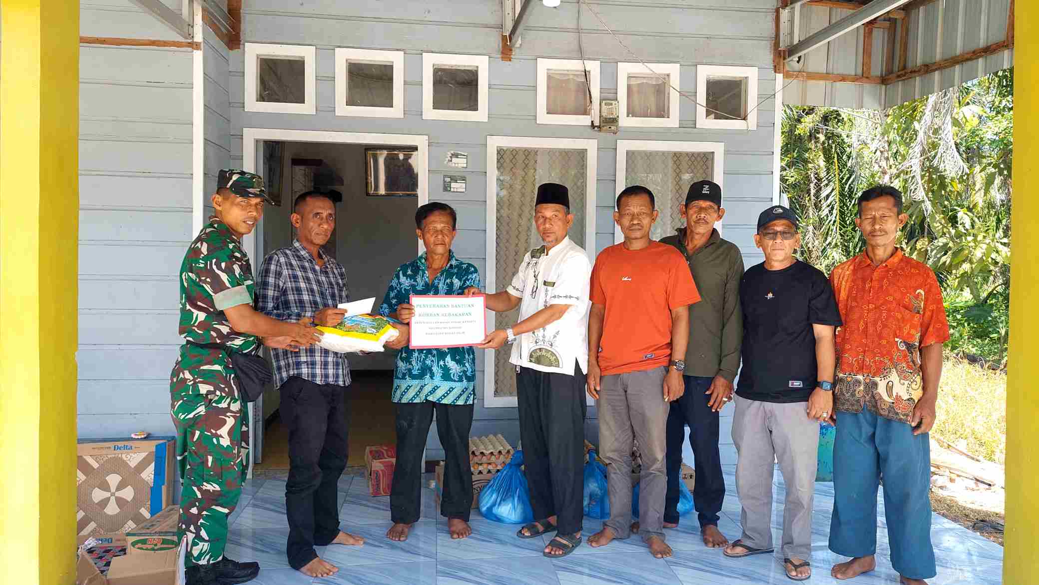 Kepenghuluan Bagan Punak Meranti Salurkan Bantuan Sembako Pada Warga Terdampak Kebakaran