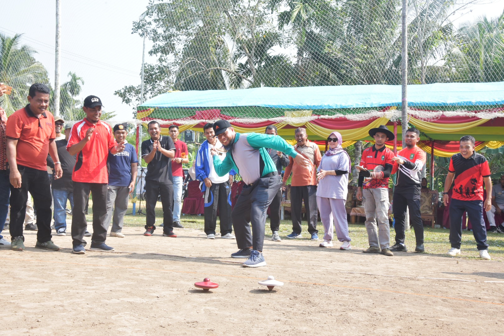 Lomba Gasing Meriahkan Hari Jadi ke-513 Bengkalis, 19 Grup Adu Ketangkasan di Pedekik