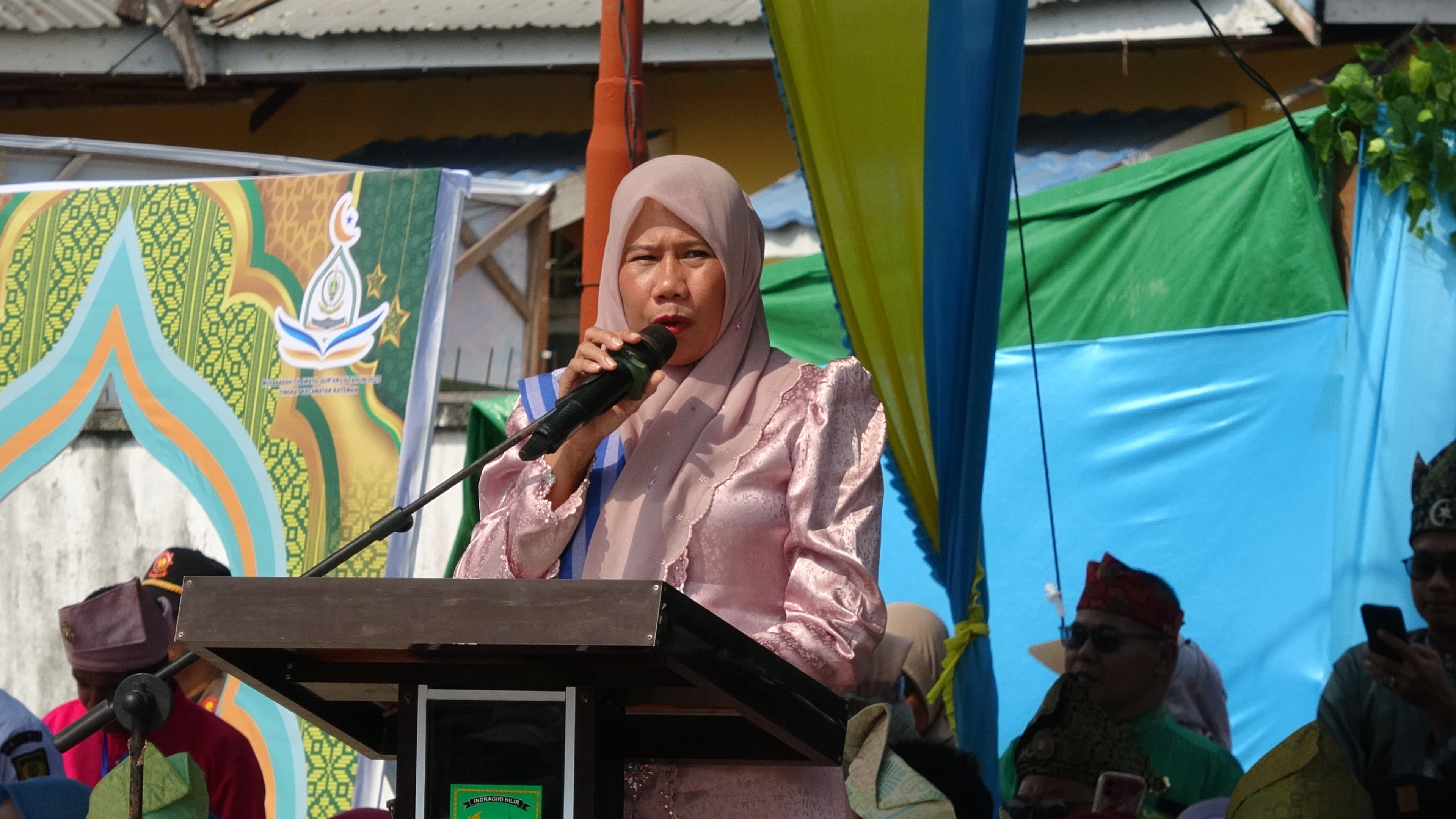 Wakil Bupati Inhil Lepas Pawai Ta’aruf dan Buka Bazar Rakyat MTQ ke-55 Kecamatan Kateman