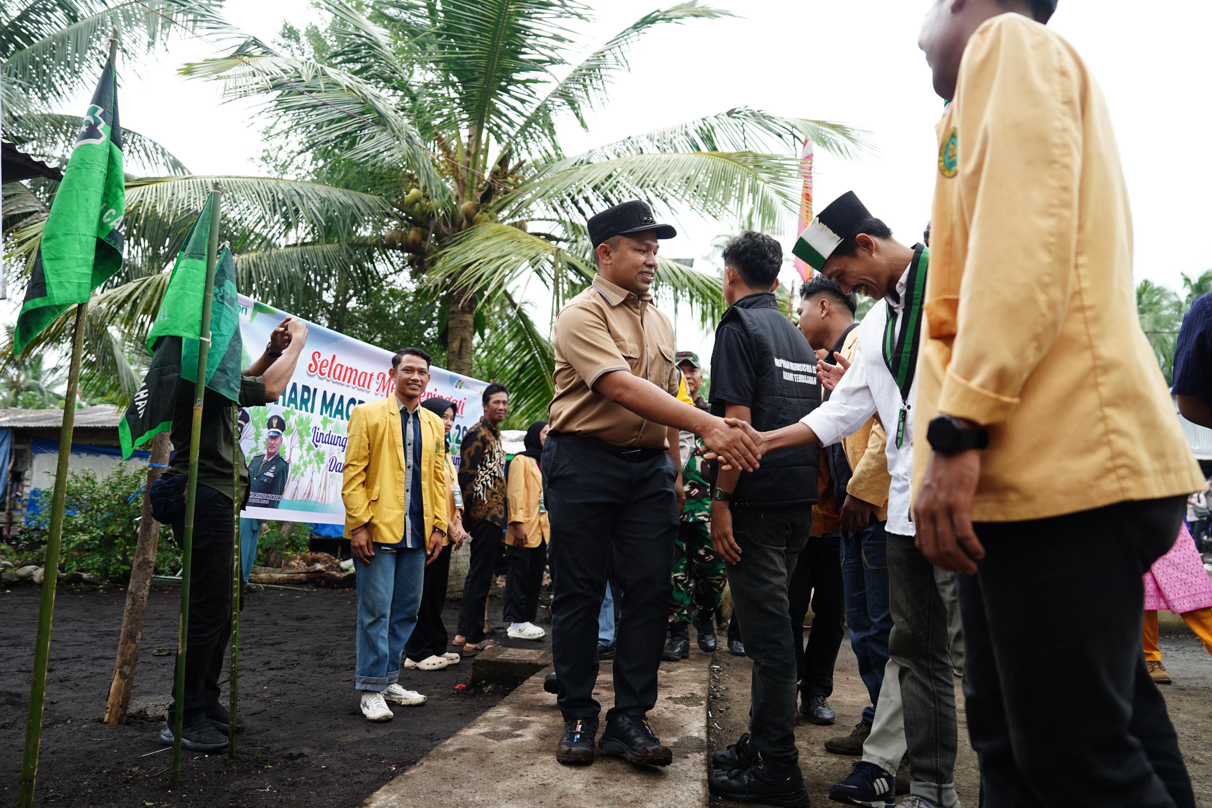 Gubernur Abdul Wahid Tanam Mangrove di Inhil: Teguhkan Komitmen Jaga Pesisir Riau