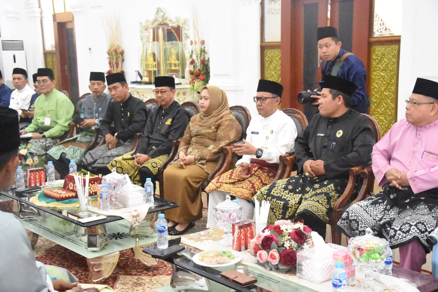 Bupati Kasmarni Terima Undangan Prosesi Buka Lawang dari LAMR Bengkalis