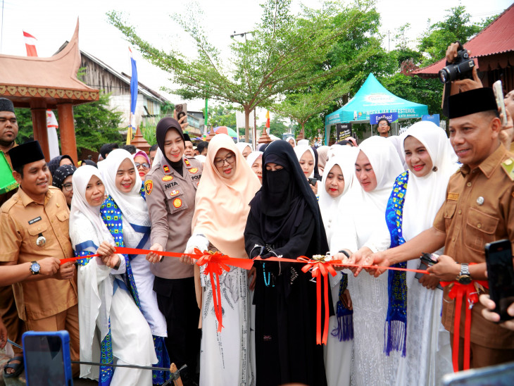 BKMT Kampar, Gelar Tabliq Akbar dalam Rangka Milad Ke- 27, Datangkan Ustazah Kondang Umi Pipik