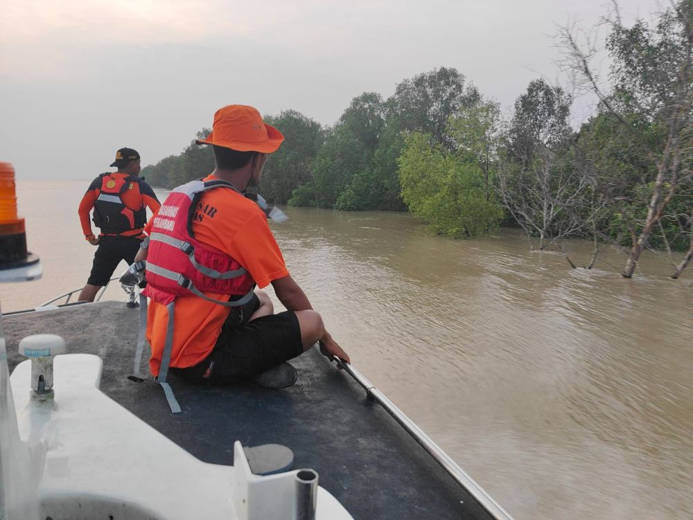 Tim SAR Dikerahkan Cari Nelayan Diterkam Buaya di Sungai Rokan