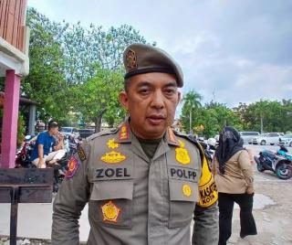Kabel Tak Terurus, Pemko Pekanbaru Peringatkan Pemilik Tiang Jaringan