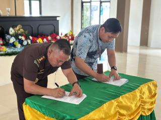 Perkuat Sinergi Tata Kelola Keuangan, Kajari SBB Tandatangani MoU BRI KC Masohi