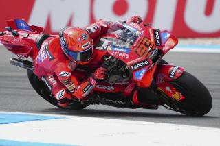 Sprint Race MotoGP Jerman 2025: Marc Marquez Kalahkan Marco Bezzecchi Tepat di Lap Terakhir