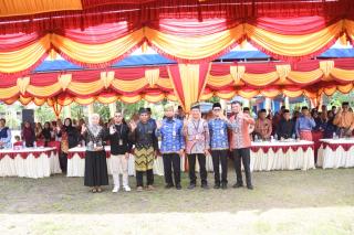 Bupati Kasmarni Buka Kegiatan Edukasi Keuangan dan Business Macthing bagi Pelaku UMKM