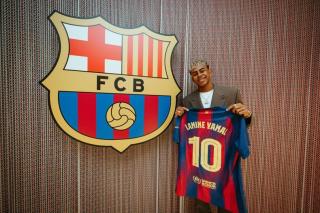 Lamine Yamal Resmi Warisi Nomor 10 Legendaris Barcelona