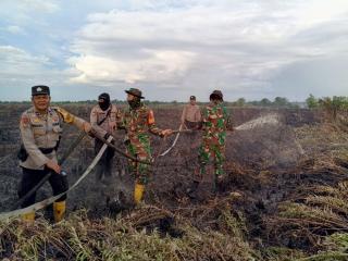 Bantuan Dua Heli dari Palembang Diharapkan Percepat Pemadaman Karhutla Riau