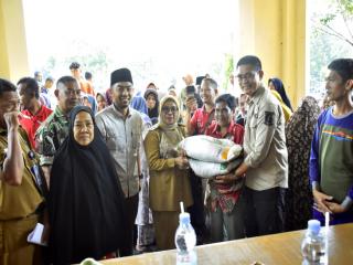 Pemkab Kampar Salurkan Bantuan untuk Periode Juni dan Juli Kepada 33.779 Masyarakat Kurang Mampu 