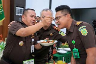 Penuh Rasa Syukur, Plt. Kajari SBB & Jajaran Hadiri Tasyakuran Hari Bhakti Adhyaksa di Kejati Maluku