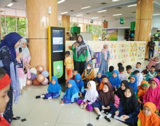 Peringatan HAN 2025, Perpustakaan Soeman HS Suguhkan Literasi Ceria