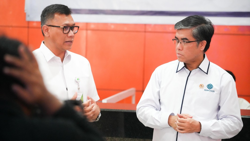 Wapres dan Menaker Tinjau Penyaluran BSU di Pekanbaru, BPJAMSOSTEK Pastikan Data Peserta Akurat