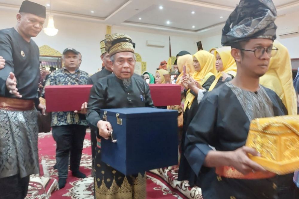 Mahkota Kerajaan Siak Dibuat oleh Pengrajin Jawa atas Perintah Sultan Syarif Kasim I