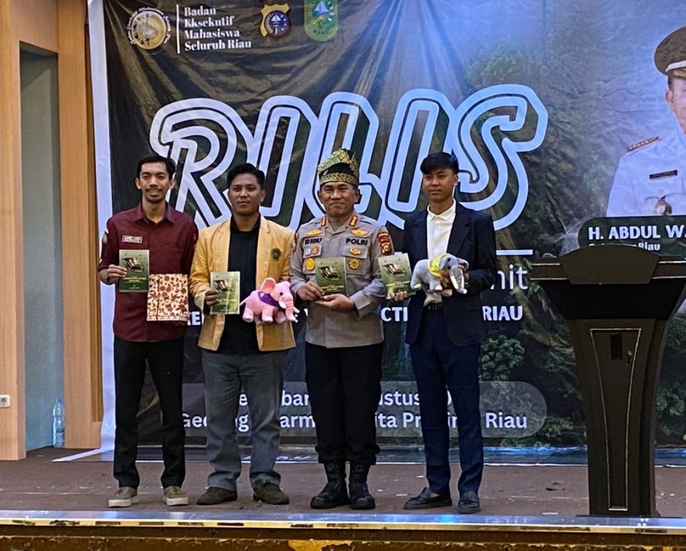 Polisi dan Mahasiswa di Riau Bersatu Selamatkan Lingkungan