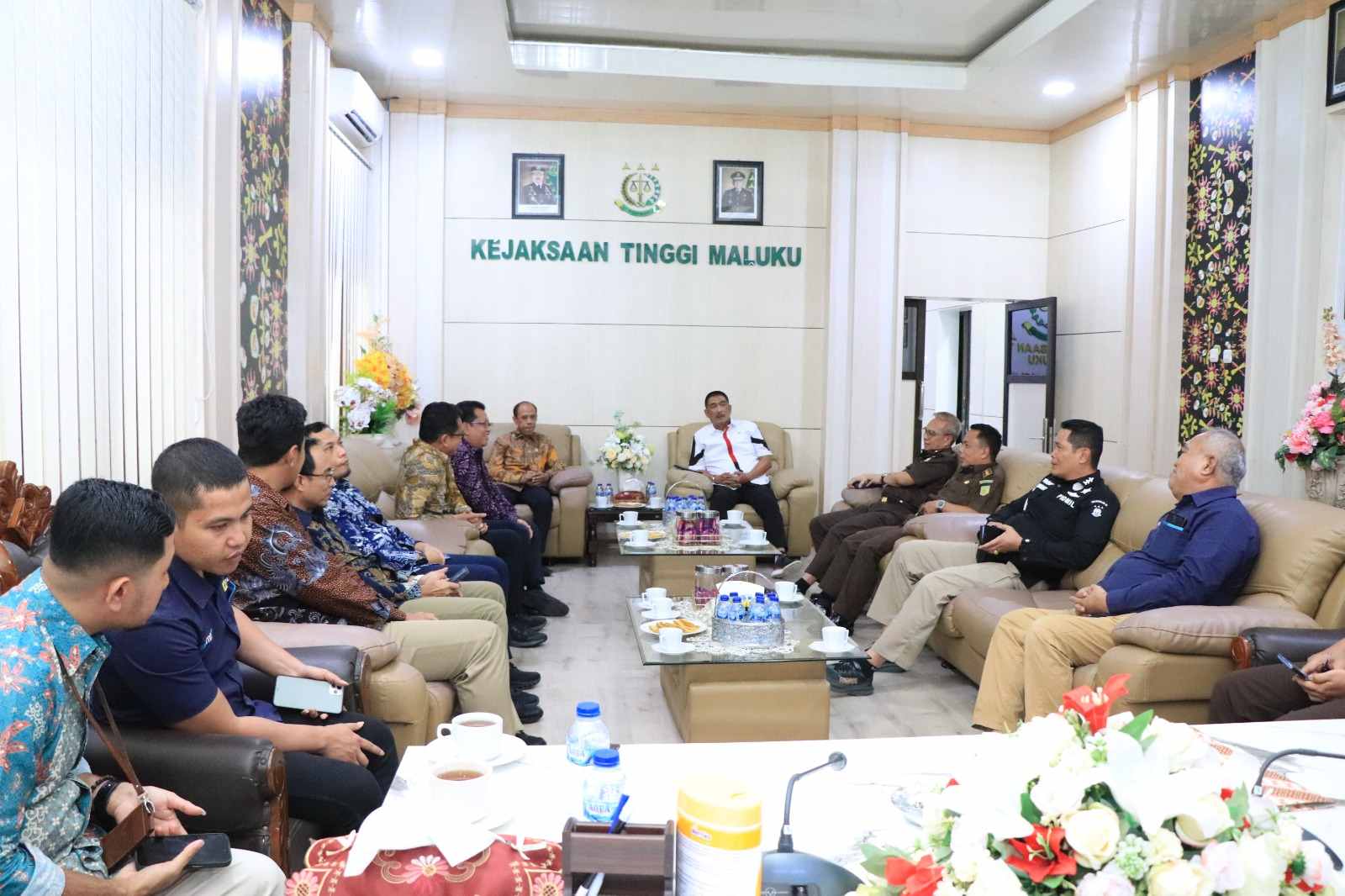 Perkuat Sinergitas, Kajati Agoes SP Terima Kunjungan Silaturahmi GM PLN UIW Maluku- Maluku Utara