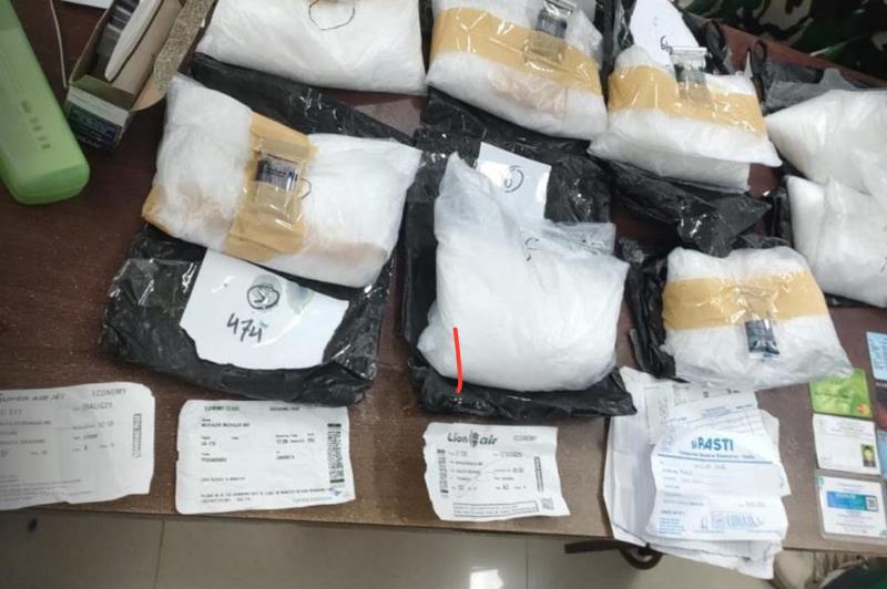 Begini Kronologi Petugas Bandara SSK II Pekanbaru Gagalkan Penyelundupan 4,1 Kg Sabu ke Palu