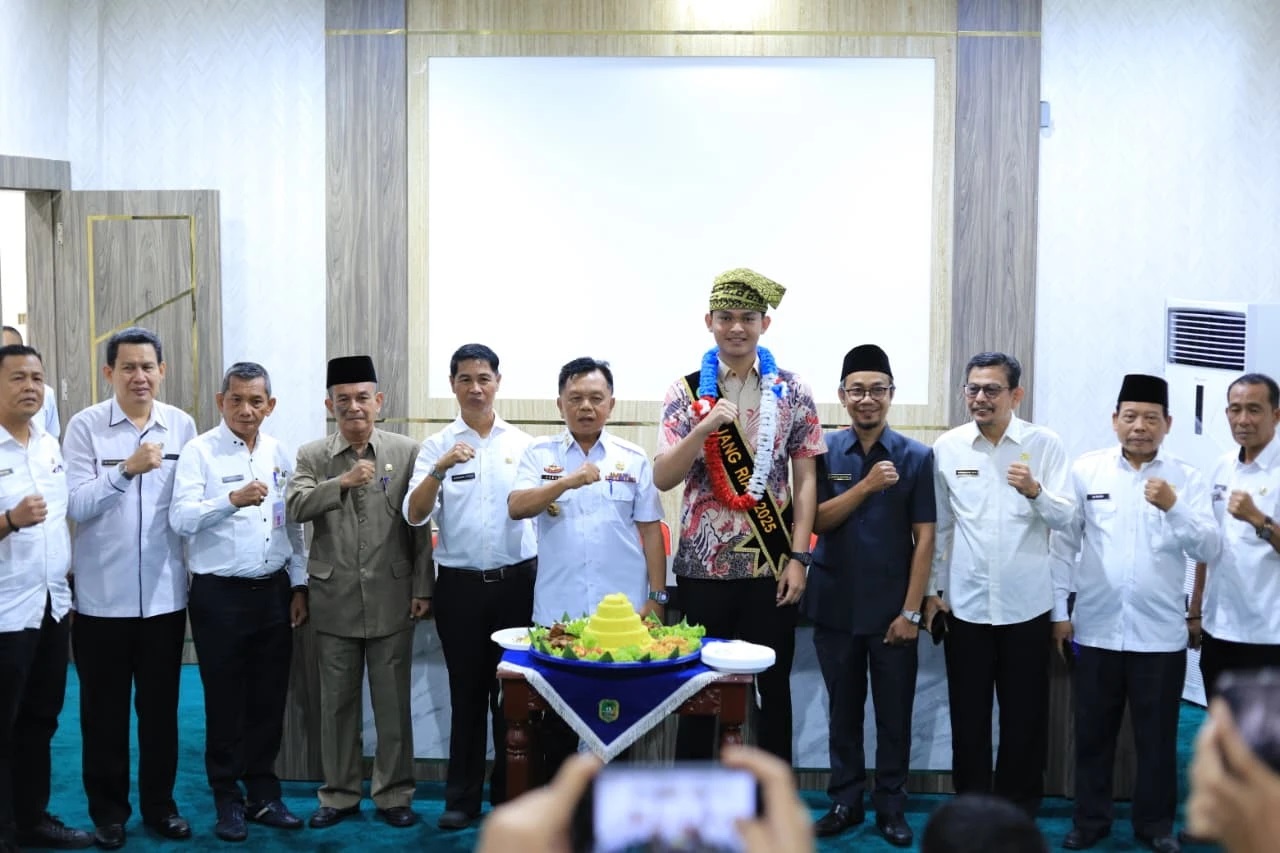 Bupati Asmar Bangga Rafly Sanjani Terpilih Jadi Bujang Riau 2025
