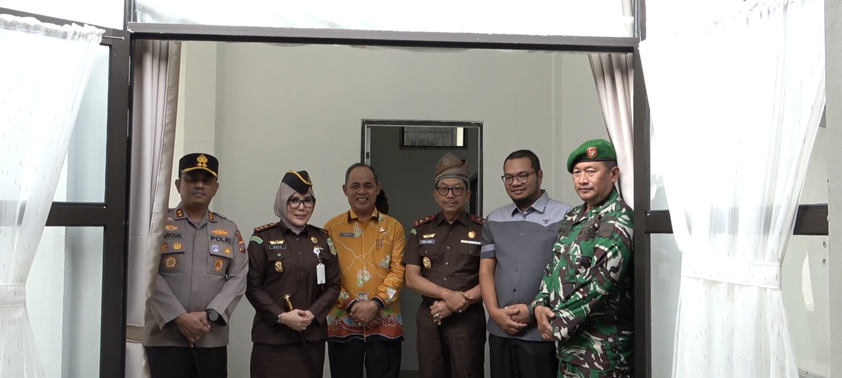 Bupati Herman Bersama Kejati Riau Akmal Abbas Resmikan Klinik Adhyaksa Kejaksaan Negeri Inhil