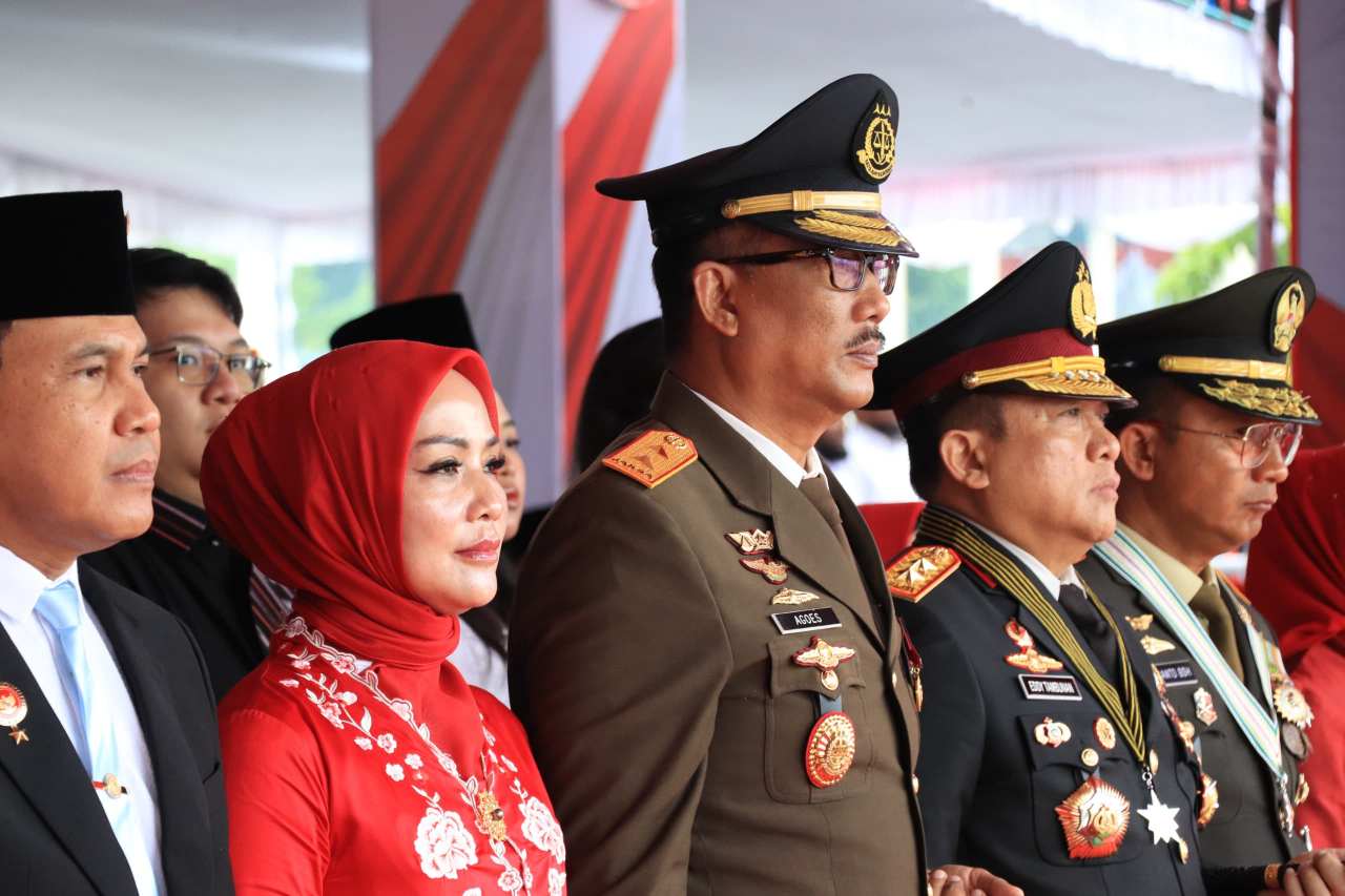 Dilapangan Merdeka, Kajati Maluku & Forkopimda Melaksanakan Upacara HUT Kemerdekaan RI ke 80