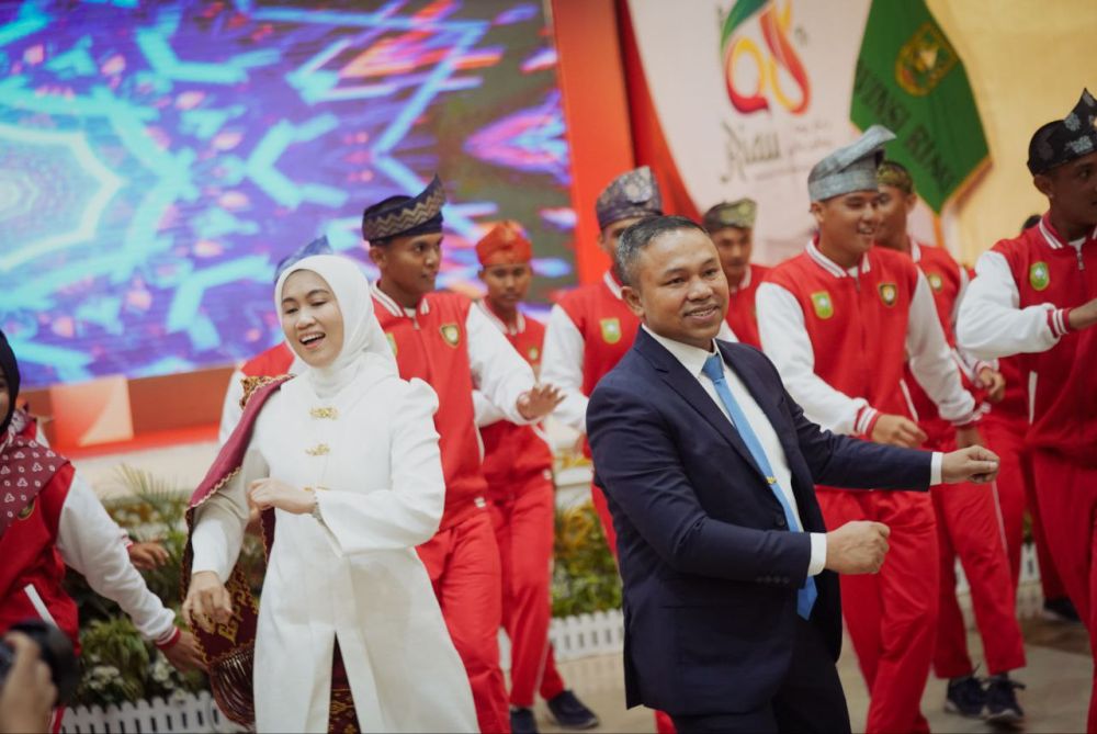 Gubri Abdul Wahid Ramah Tamah bersama Paskibraka Riau 2025
