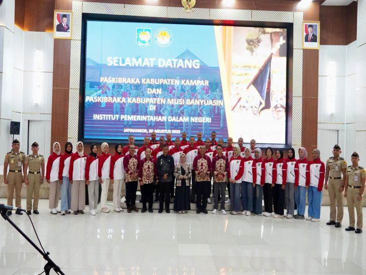 Bupati Kampar Dampingi Tour Edukasi Paskibraka 2025 ke IPDN Jatinangor