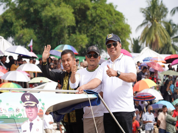 Hadiri Pacu Jalur 2025 di Kuantan Singingi, Bupati Kampar: Warisan Budaya dari Sungai Kuantan untuk 
