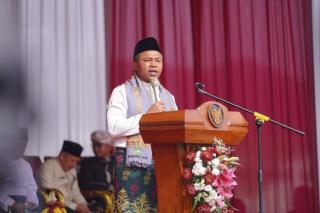 Gubernur Riau Siapkan BOSDA Madrasah dan Luncurkan Program Satu Rumah Satu Sarjana