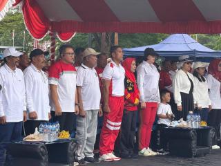 Kajari dan Ketua IAD SBB Ikuti Senam Bersama dalam Pencanangan Lomba HUT ke-80 Kemerdekaan RI