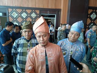 Wako Pekanbaru Tetapkan ASN Setiap Kamis Pakai Outer Melayu