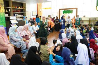Adrias Hariyanto Sapa Anak Disabilitas Intelektual di Perpustakaan Soeman HS