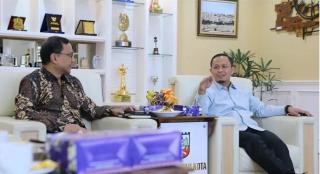 Wali Kota Pekanbaru Bahas Masa Depan Arsip Digital Bersama Kepala ANRI