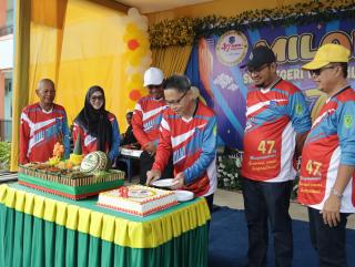 Bupati Inhil Hadiri Perayaan Milad SMPN 1 Tembilahan