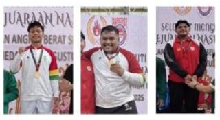 Tiga Mahasiswa FEB Unilak Sabet Medali Emas, Beri Kado Manis untuk HUT ke-68 Riau